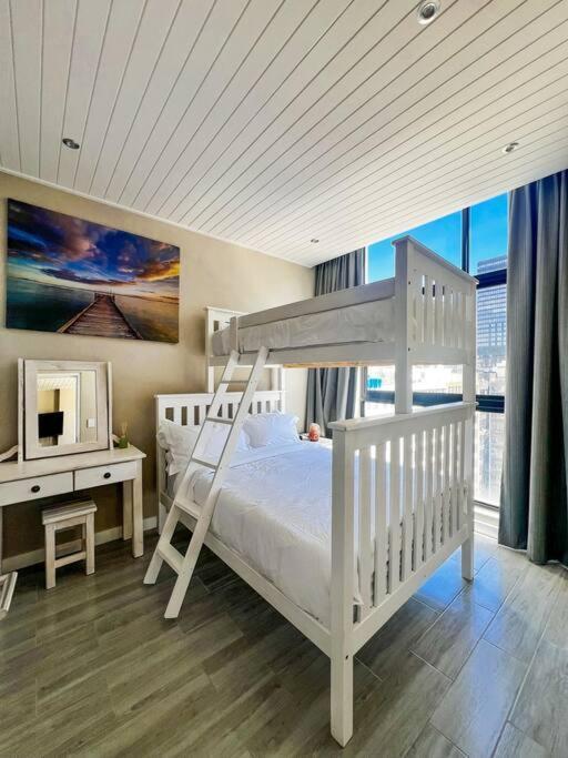 Apartment Cozy Two Bedroom Cpt Fully Equipped