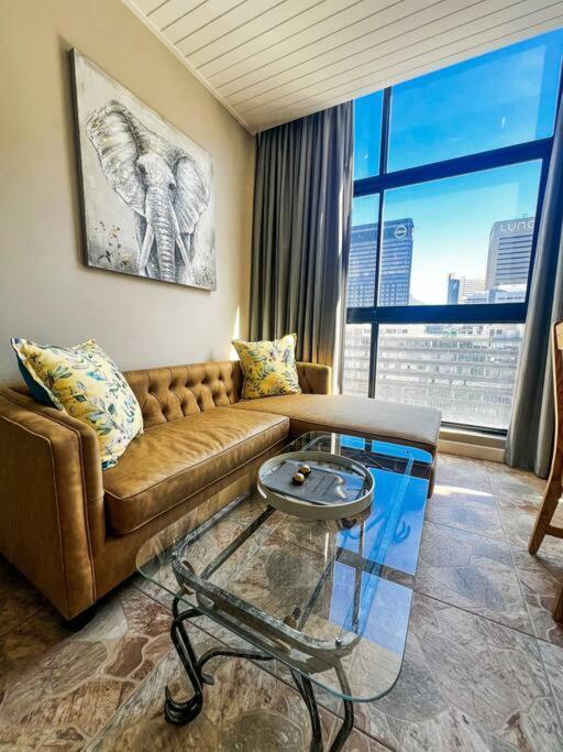 Cozy Two Bedroom Cpt Fully Equipped * Cape Town