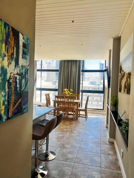 Apartment Cozy Two Bedroom Cpt Fully Equipped