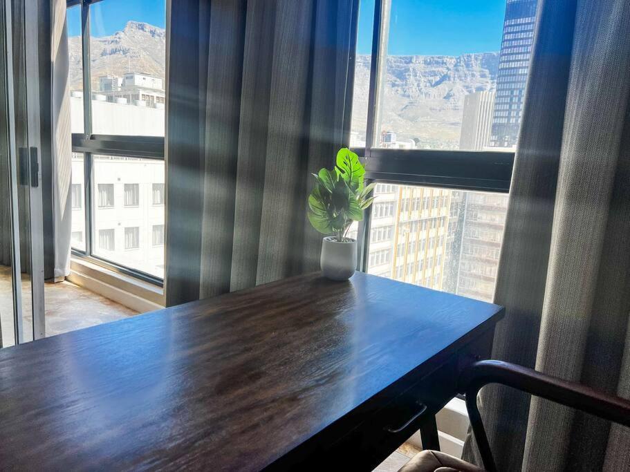 Cozy Two Bedroom Cpt Fully Equipped